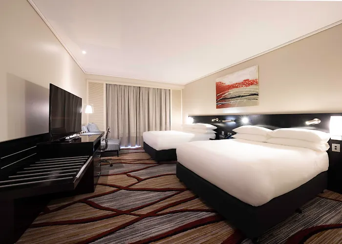 Hilton Cairns