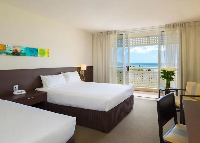 Cairns Harbourside Hotel